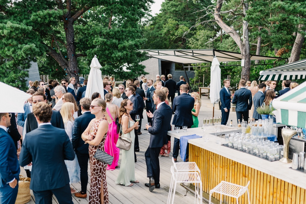 Utomhusevent med bar och mingel på Idöborg